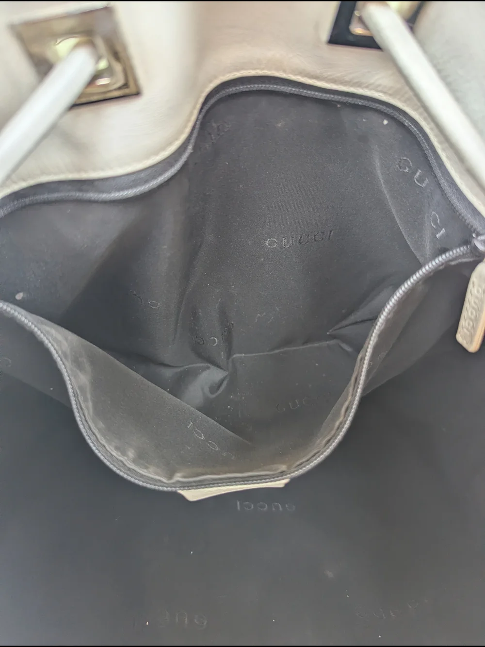 Gucci White Leather Drawstring Hobo with Front Zip